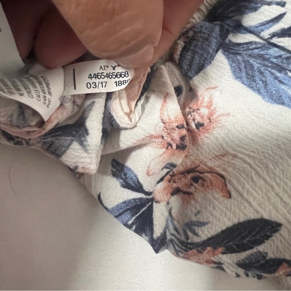 American Eagle Outfitters Floral Print Shorts - Pink and Blue Casual Beach - Picture 8 of 9